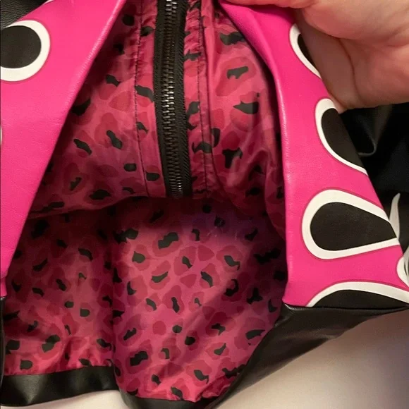 Women’s Bratz Pink Faux Fur/Black Jacket Size Small - Picture 6 of 8